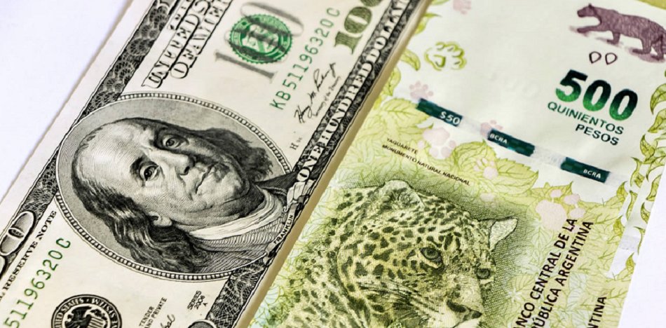 ToursCinema's tweet photo. No me gusta hablar de Politica, pero esto asi ya no va mas.
Hoy el #dolar llega a #500Pesos 🙄🤦‍♂️👎
Gravisimo!
#Inflacion, Suba del Dolar, #Pobreza, #Inseguridad y #Corrupcion 
Tuvieron bastante tiempo de hacer algo, y no hicieron nada. 😠👎 https://t.co/I7jzXvprza