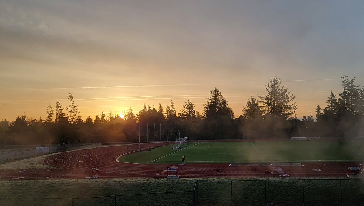 CoachWeb20's tweet image. Coos Bay and SWOCC are really showing off this week. Great Day To Be A Laker! #SWOCCbound #GoLakers