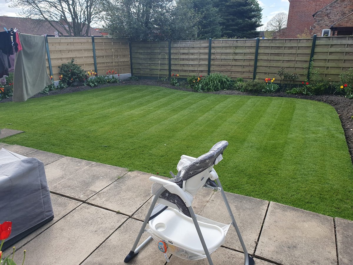 colingascoyne's tweet photo. My daughter sent me this picture of her lawn and she's pleased with the stripes she managed and i'm very proud of her! @mowermanjimmy #patchoftheweek ? https://t.co/MJFd4FuW1b