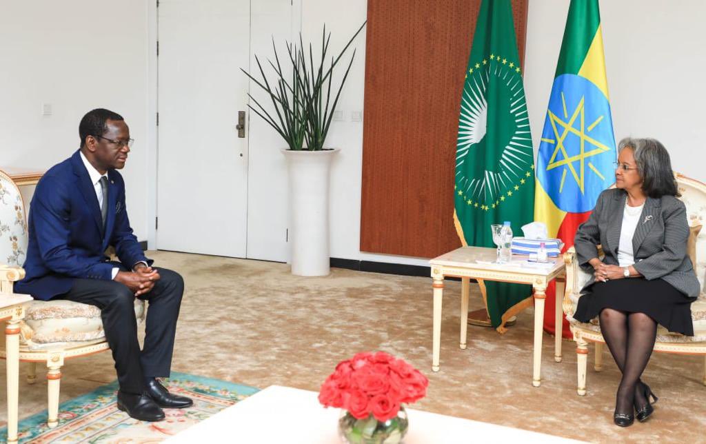 de_etiopia's tweet photo. Después de haber sido nombrado como nuevo Embajador de Guinea Ecuatorial en los Estados Unidos de América, #Crisantos Obama ondo se ha despedido este martes de la Presidenta de la República Federal Democrática de Etiopía, S.E #Sahle-#work #zewde. https://t.co/LJbQULGeIC