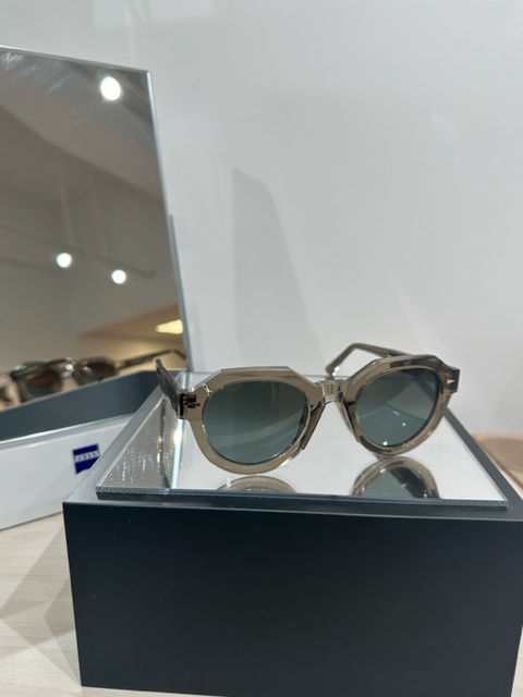 VisionaryOptics tweet media