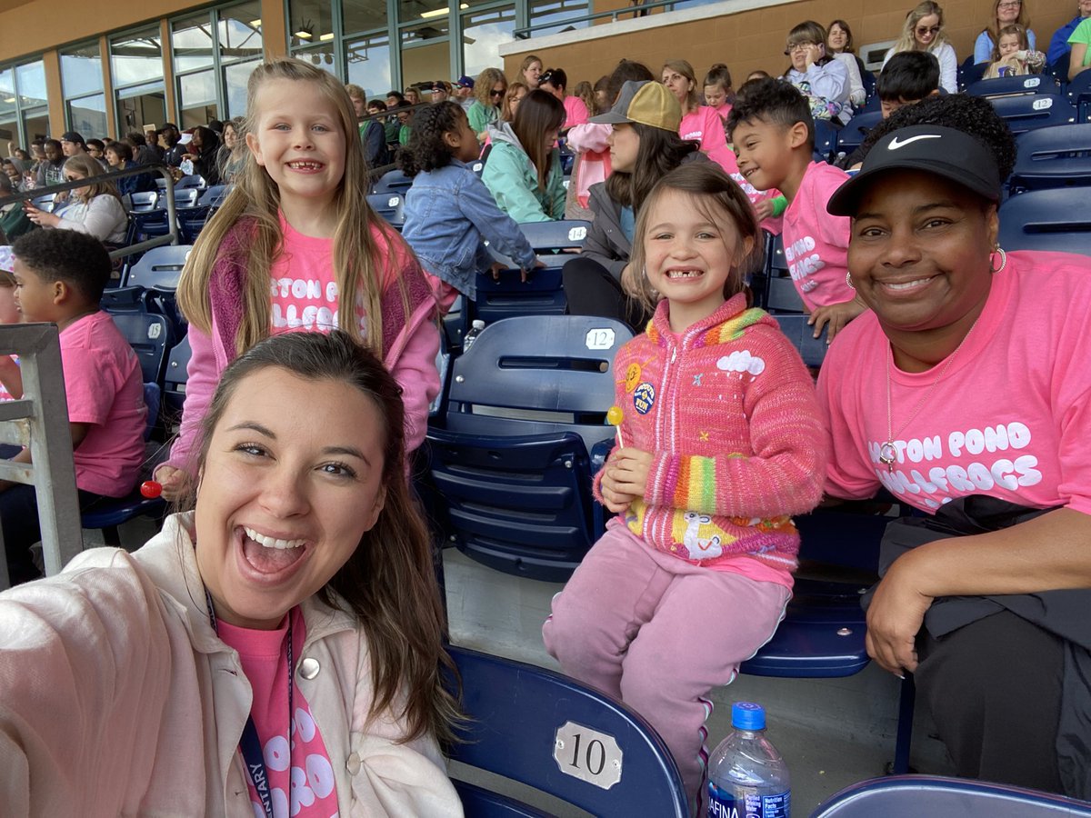 Mrs. Olivia Fishbook tweet media