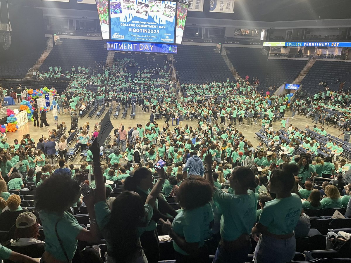 OscarSmithHigh's tweet photo. Another great #AccessCollege event!! #IGotin2023 @OFSAmbushNation #smithset @AccessCollegeFd https://t.co/cTnfx6OEwA