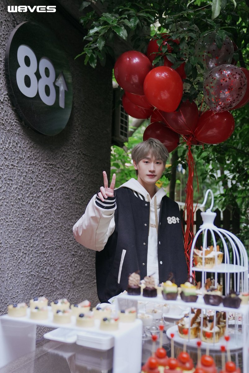 LiuZhangINA's tweet photo. 230425 ‖ W8VES官博 weibo update

Kejutan kecil di akhir hari. Selamat malam semua, hari ini adalah hari yang baru.

#AK刘彰 #LiuZhang https://t.co/UgIn2a15Ix