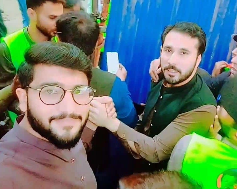 "تمہیں یاد ہو کے نا یاد ہو"    
                 
جو جھکا نہیں جو گرا نہیں                             
مجھے ان صفوں میں تلاش کر      <a href="/HniaziISF/">Hassaan Niazi</a>