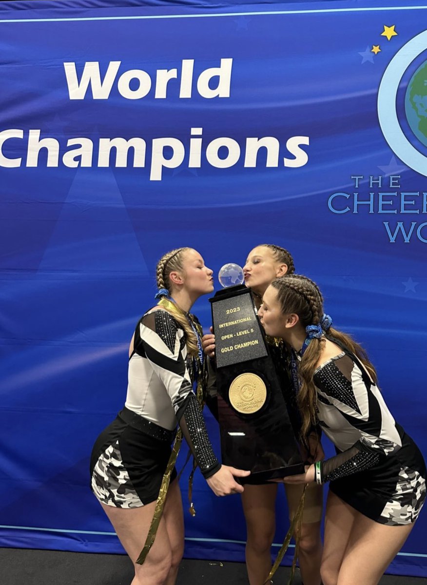 CanadianCheerUpdates tweet media