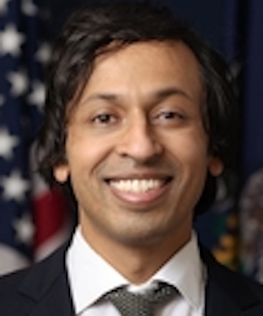 MurphyInstitute's tweet photo. *
Fri. May 5, 3pm ET @CUNYSLU

“Building Labor’s Political Power” 
w/ @sontisamir #CUNYSLU; Jeremy Blasi &amp; Aaron Greenberg @UNITEHERE11; @veenadubal @uclaw_sf; Puya Gerami @SEIU1199_NE @Yale; @SenatorSaval @PaSenate. #1u

Register for #HowWorkersWin:
https://t.co/kN9fdDB4yJ https://t.co/ThZNUqjYNY
