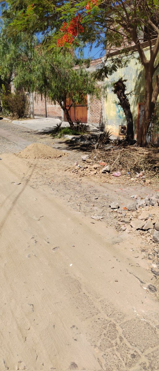 TECCOMEXICO's tweet photo. @MpioCorregidora así quedó el arreglo a la calle en Antonio Carranza https://t.co/SfL4y3Nw8u