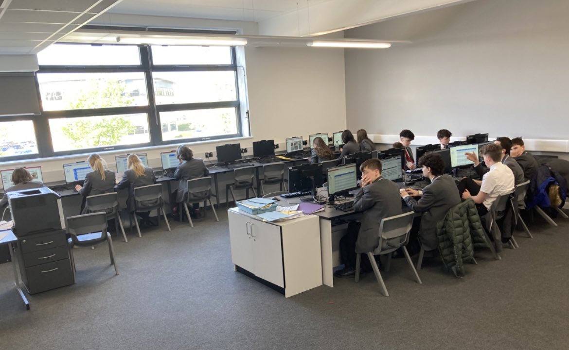 SuthersSchool's tweet photo. Great attendance tonight for the Year 10 engineering intervention! #GCSEEngineering #TheSuthersSchool https://t.co/uTigXj71nl