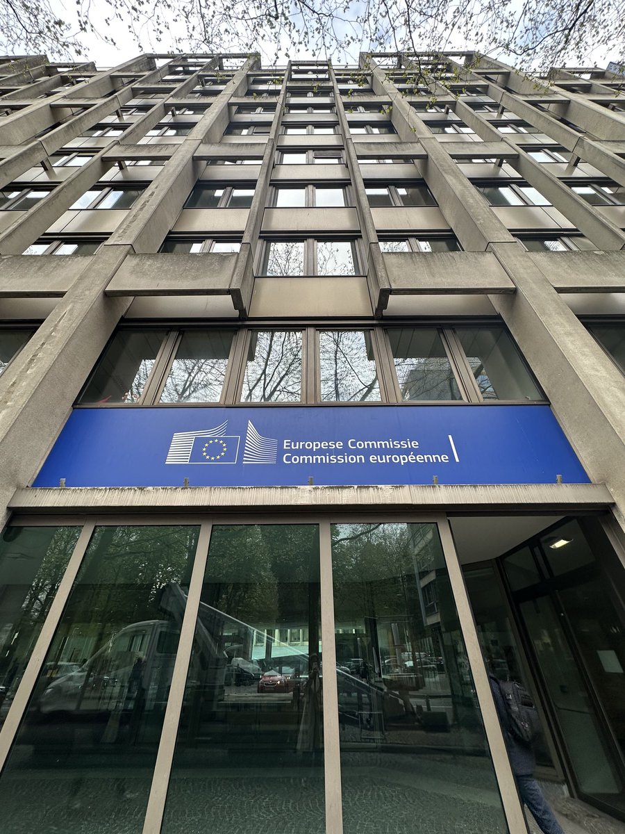 DesrousseauX 🐿 tweet media