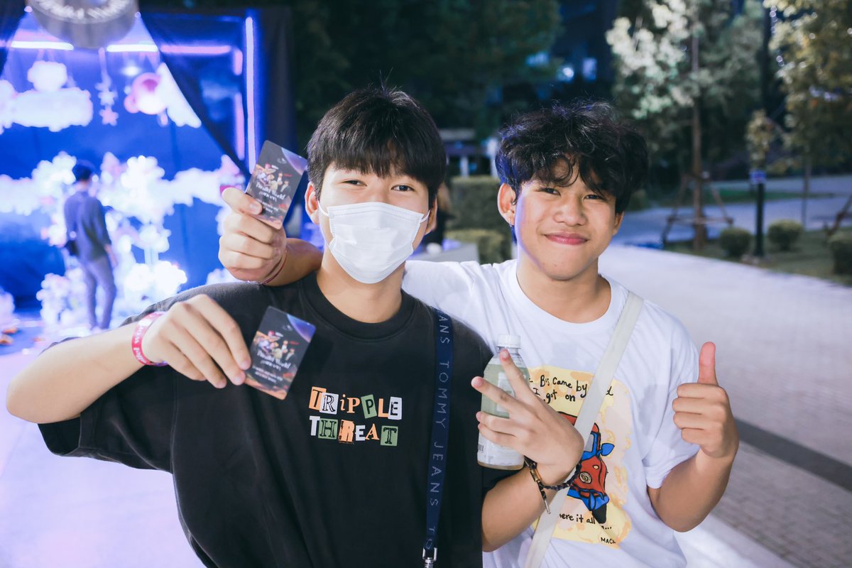 Parallelworldc's tweet photo. #เปิดประตูสู่โลกคู่ขนานกับSafeplanetXTelexTelexs
#parallelworldconcert
#safeplanet #telextelexs 
#eventutcc #utcc https://t.co/OjehJxQTzY