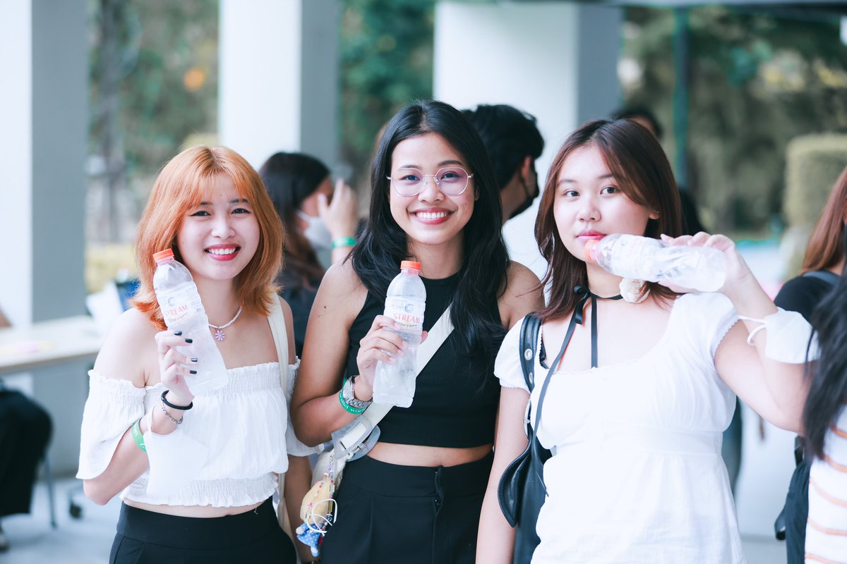 Parallelworldc's tweet photo. #เปิดประตูสู่โลกคู่ขนานกับSafeplanetXTelexTelexs
#parallelworldconcert
#safeplanet #telextelexs 
#eventutcc #utcc https://t.co/OjehJxQTzY