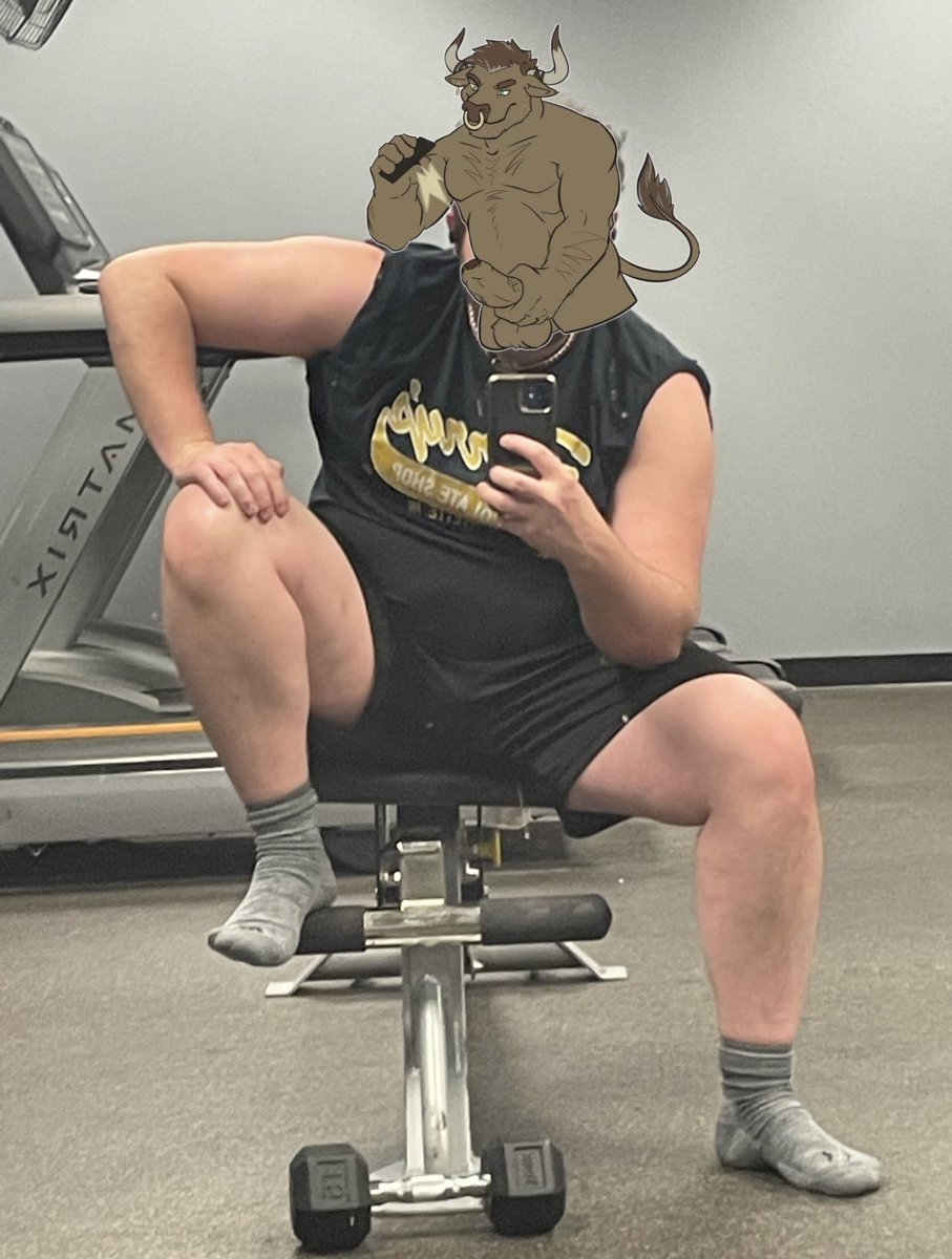 BasedPupArgo's tweet photo. Day 2 of nicotine free. Been distracting my body from the feeling with constant uppers (zero calorie energy drinks, 5 hr energy, preworkout) and doing a 2 hour lifting session to make it easier to sleep. Suppose to stop having the shakes after day 5 #soberlife #puppride #fitness https://t.co/NhnN91na4t
