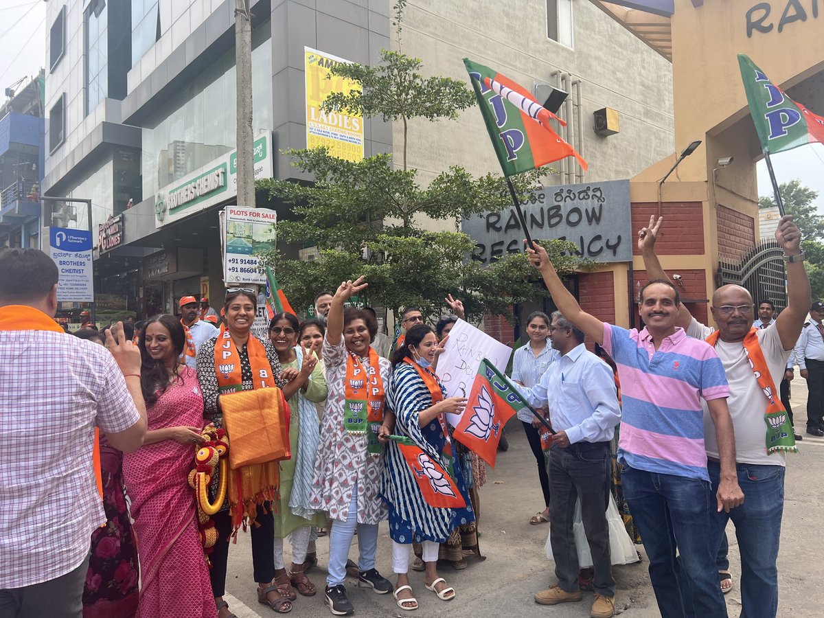 Ganapathi1971's tweet photo. @ArvindLBJP @BjpBiplab @MALimbavali Witnessed this occasion it was a celebration actually @ArvindLBJP @MALimbavali @KM_Somashekhar @PCMohanMP https://t.co/YoEkJSjTdj