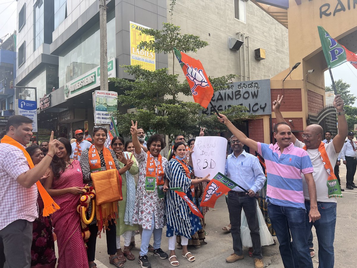 Ganapathi1971's tweet photo. @ArvindLBJP @BjpBiplab @MALimbavali Witnessed this occasion it was a celebration actually @ArvindLBJP @MALimbavali @KM_Somashekhar @PCMohanMP https://t.co/YoEkJSjTdj