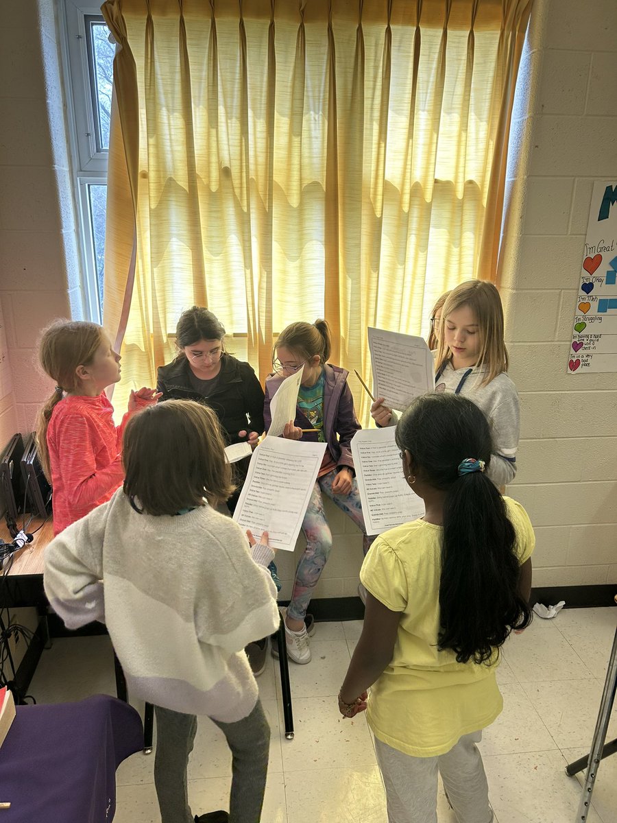 A_Cleveland87's tweet photo. Practicing fluency and expression with some readers theatre! So good seeing so many students excited and expressive with a script! @SFAPVNC #pvnclearns https://t.co/EhALBSq6ue