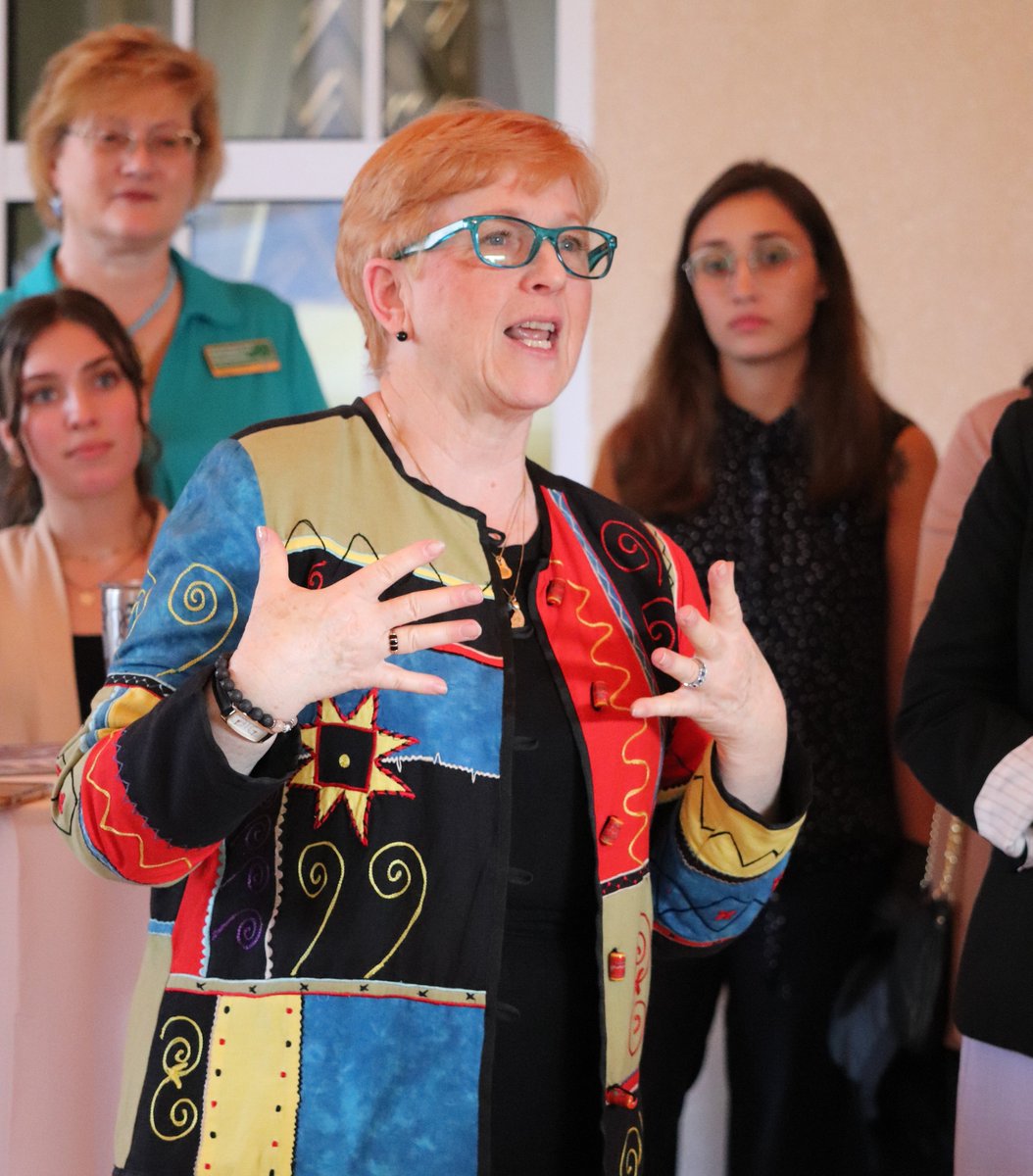 FloridaKeysNMS's tweet image. What does restorative and regenerative tourism look like? That’s what an experienced group of panelists came to talk about over the weekend in Key West. The National Marine Sanctuary Foundation’s Blue Beacon series drew Julie Heizer from the U.S. Department of Commerce.