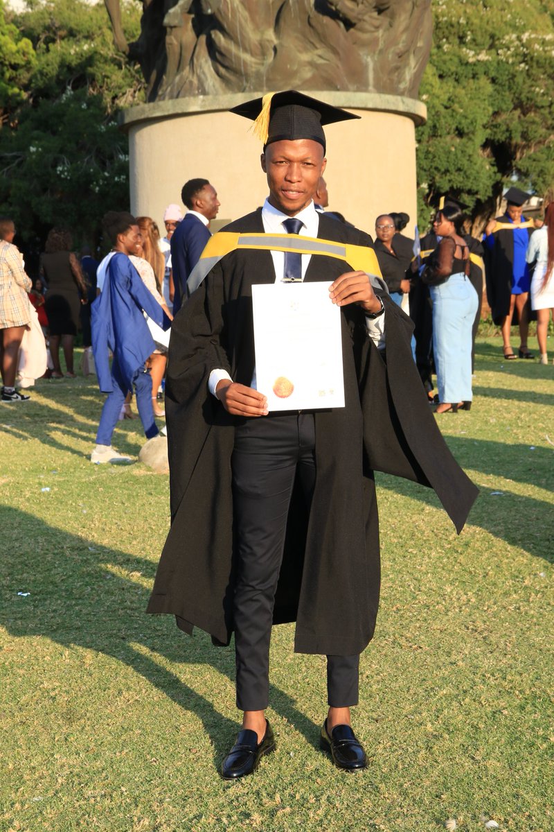 unit1musique's tweet image. Finally, I got that degree