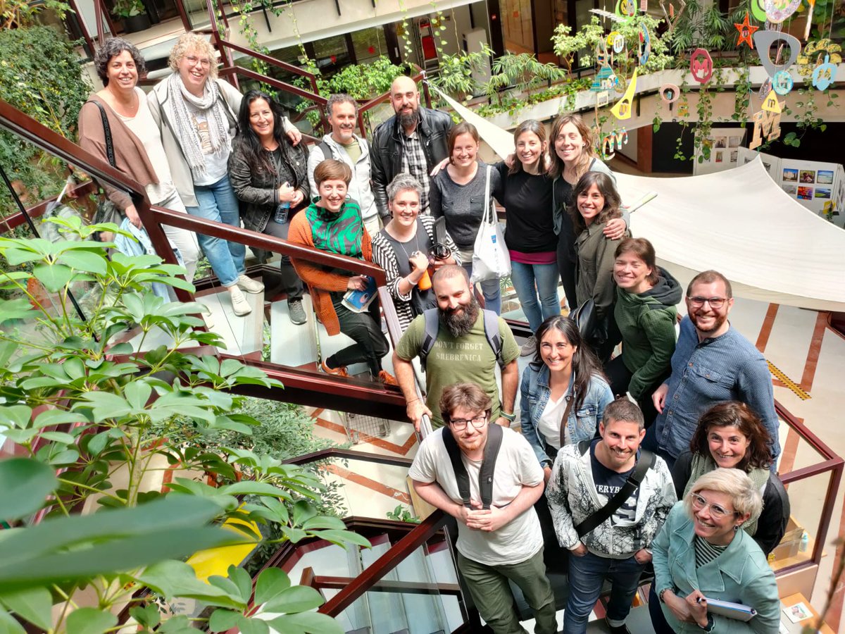 Reunió amb els tècnics de joventut dels Serveis Comarcals de Barcelona per compartir experiències i treballar temes d’interès comú. Avui hem parlat de les relacions amb els ens locals del territori per a la provisió de serveis.
#SomJoventut