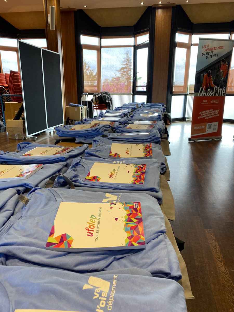 valdoise's tweet photo. Cérémonie de Lancement du Parcours Sport, Olympisme et Citoyenneté 95 : le #Valdoise a accordé un soutien de 23 000 € à @uniscite et @UFOLEP pour la mise en œuvre de ce parcours de formation et de qualification de jeunes en difficulté d’ #insertion sociale et professionnelle. https://t.co/x1uJ30bA8H