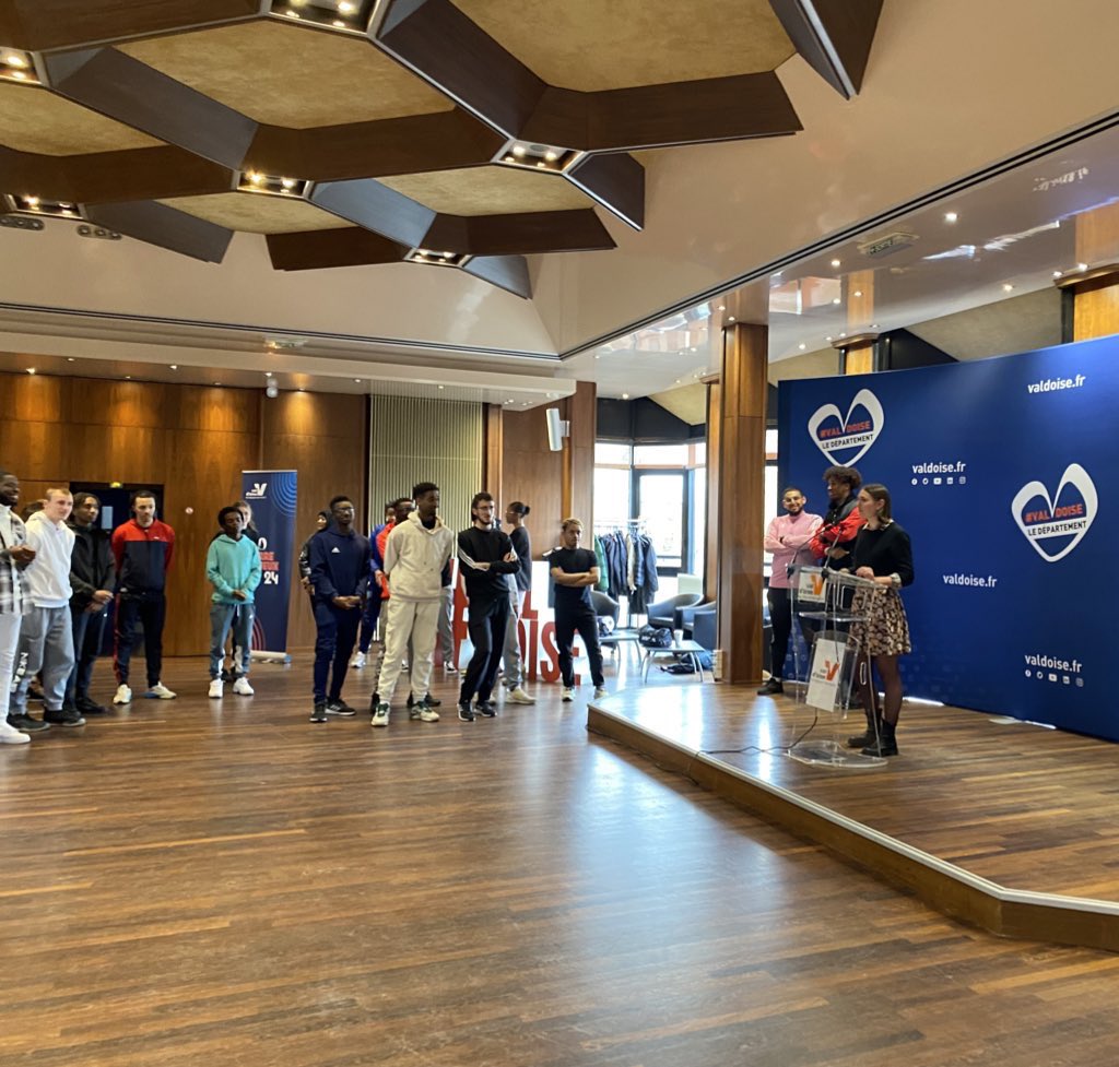 valdoise's tweet photo. Cérémonie de Lancement du Parcours Sport, Olympisme et Citoyenneté 95 : le #Valdoise a accordé un soutien de 23 000 € à @uniscite et @UFOLEP pour la mise en œuvre de ce parcours de formation et de qualification de jeunes en difficulté d’ #insertion sociale et professionnelle. https://t.co/x1uJ30bA8H