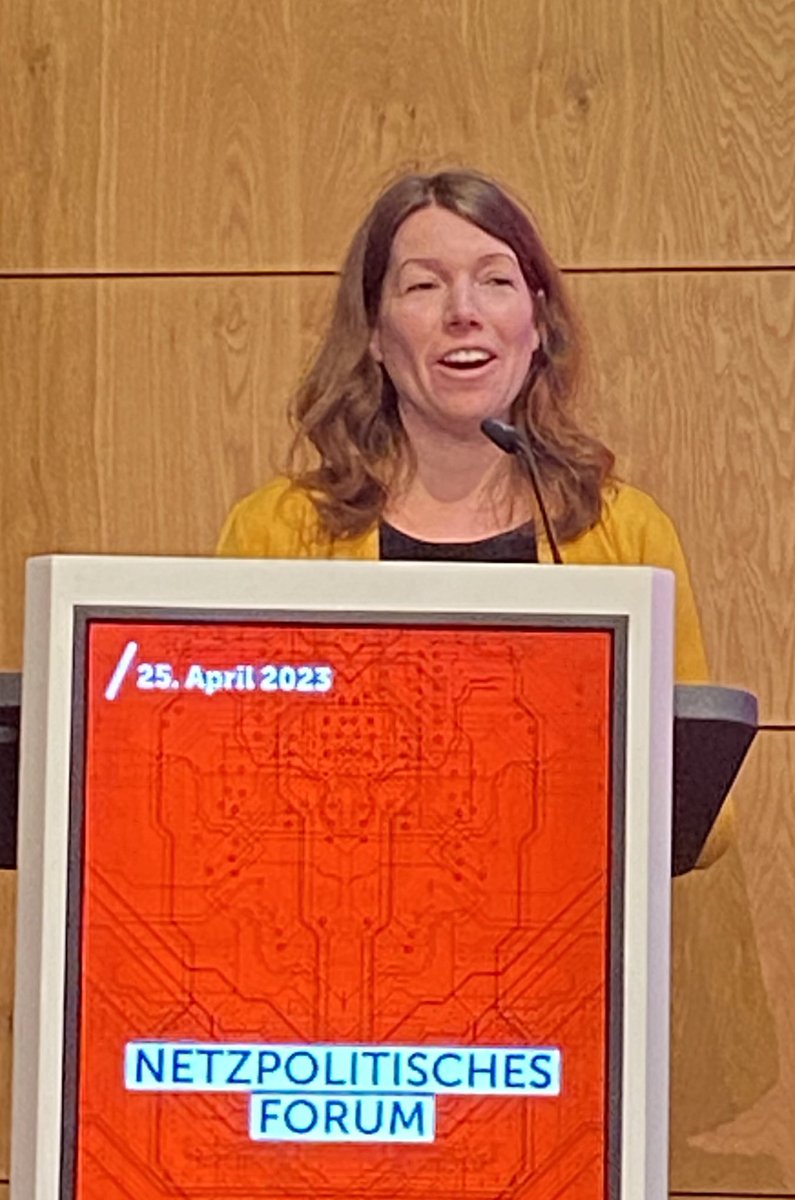 Beim Netzpolitisch|em Forum des <a href="/eco_de/">eco e.V.</a> spricht <a href="/annachristmann/">Anna Christmann</a> über Stand der #Digitalisierung in 🇩🇪. 
Mithilfe (u.a.) von #KI soll der Anschluss an IT-Weltspitze geschafft werden.
- technologische #Souveränität
- dig.  Lieferketten
- dig. Transformation 
- Umsetzung #EnEfG