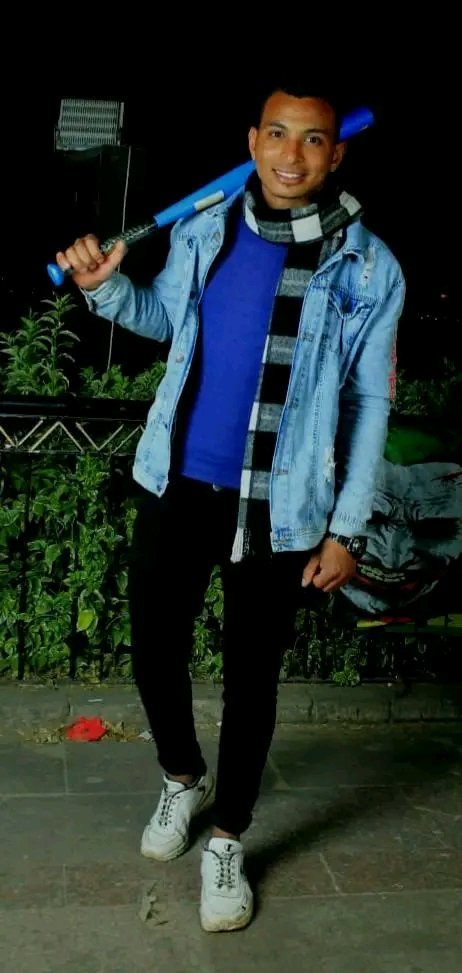 اتولدنا في الضلمة وكبرنا مش شايفين حد!!