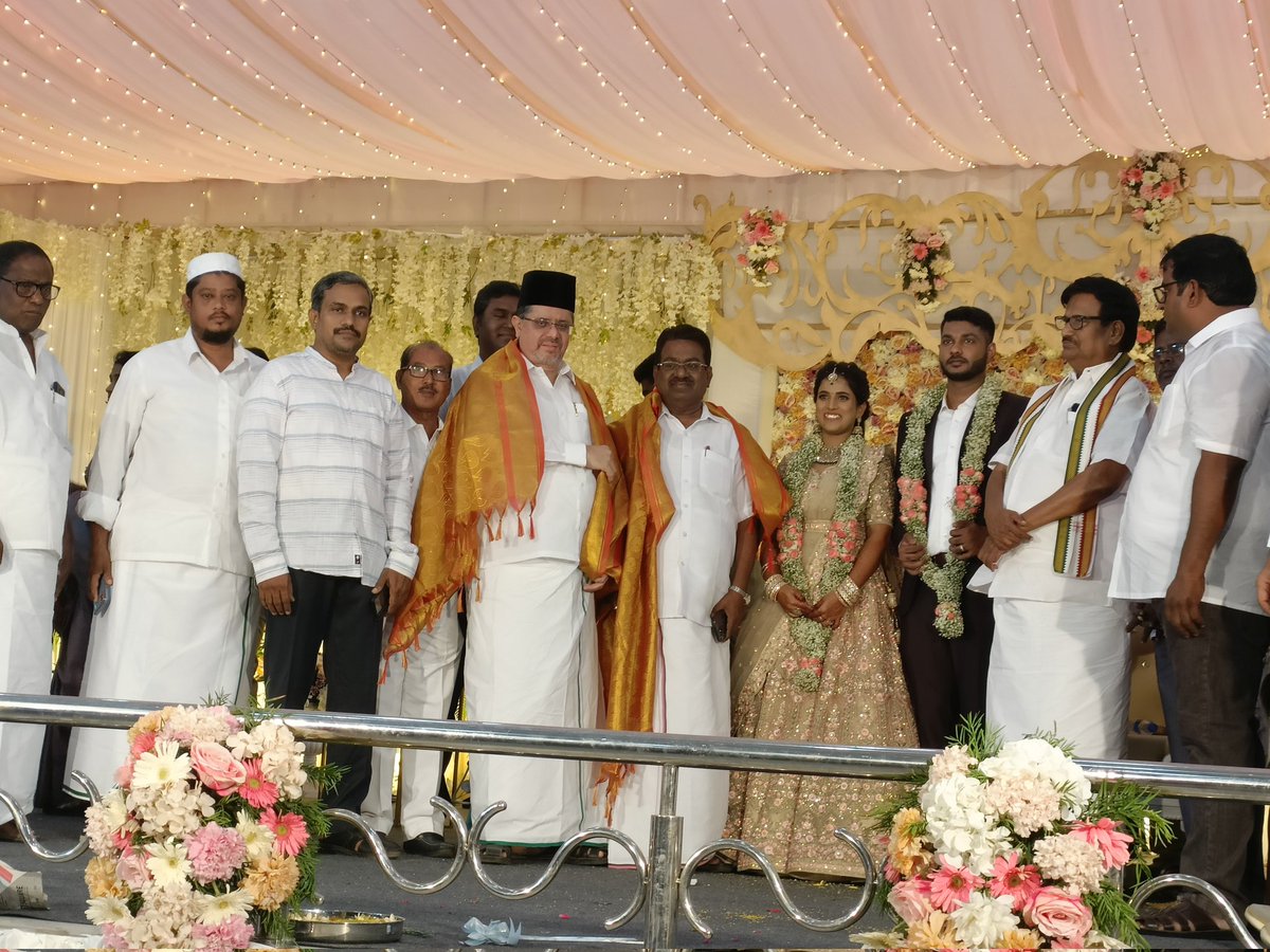 AbubackerIUML's tweet image. தமிழ்நாடு காங்கிரஸ் கமிட்டி தலைவர் கே.எஸ்.அழகிரி  இல்லத் திருமண வரவேற்பு  இன்று  சென்னையில் நடைபெற்றது. காஞ்சனா அழகிரி- வினோத் ரங்கநாத் மணமக்களை இ.யூ. முஸ்லிம் லீக் மாநில பொதுச்செயலாளர் கே.ஏ.எம்.முஹம்மது அபூபக்கர், தி.மு.க. அமைப்புச் செயலாளர் டி.கே.எஸ்.இளங்கோவன்  வாழ்த்தினர்.