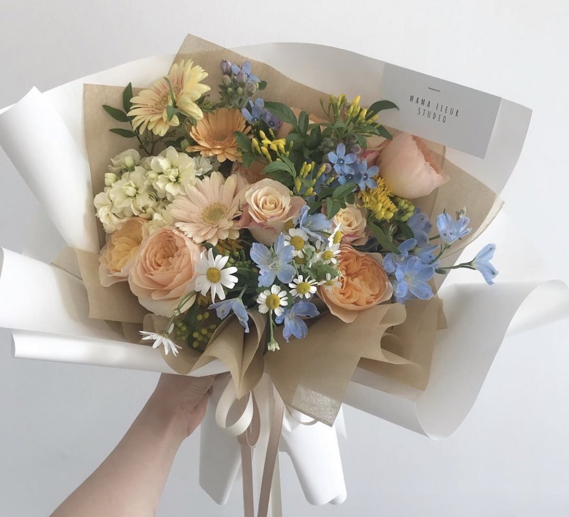 prettiestavenue's tweet photo. pretty flowers https://t.co/BtiGCmFxmr