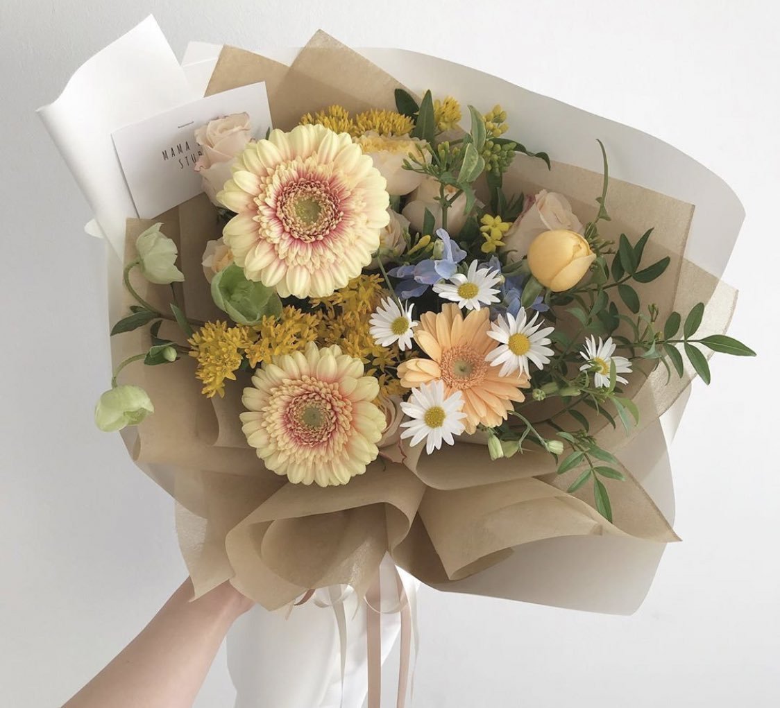 prettiestavenue's tweet photo. pretty flowers https://t.co/BtiGCmFxmr