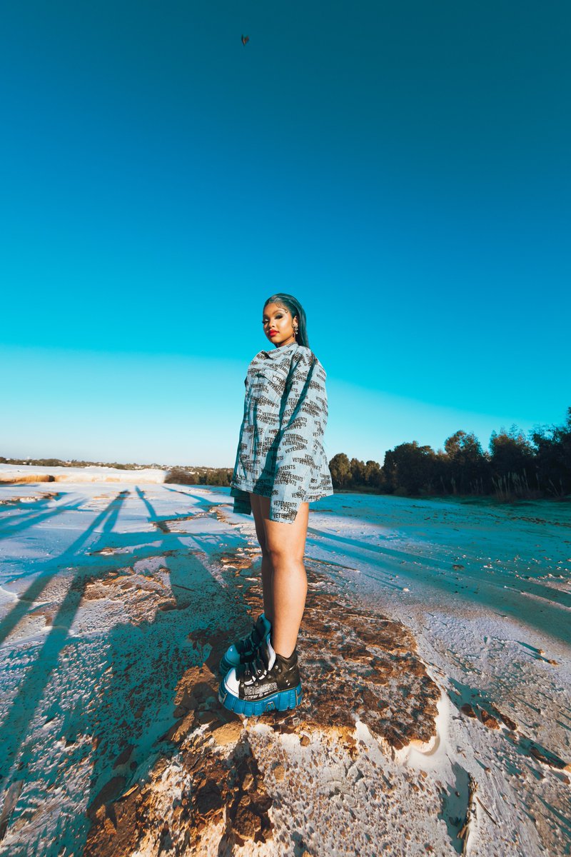tebomametja's tweet photo. I don't believe in simply snapping photos. I believe in capturing the essence of a person or place through my lens. #photographyart #soulfulcapture
@mawhoo3 https://t.co/N3pY6GU7BV