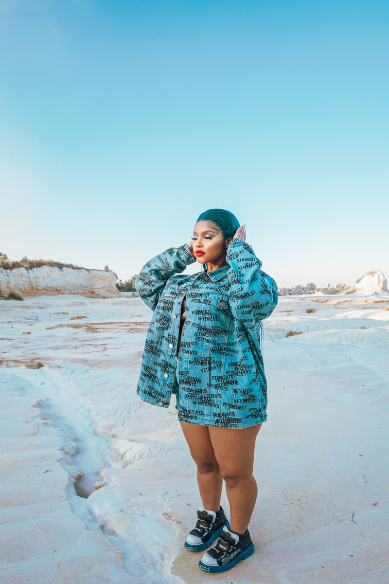 tebomametja's tweet photo. I don't believe in simply snapping photos. I believe in capturing the essence of a person or place through my lens. #photographyart #soulfulcapture
@mawhoo3 https://t.co/N3pY6GU7BV
