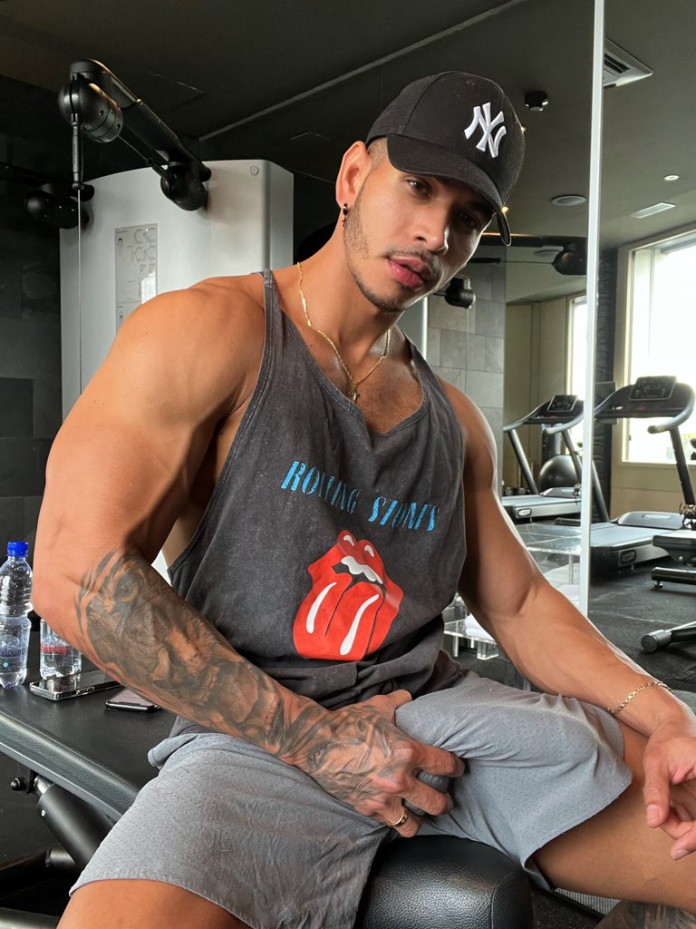 Angelo on Twitter: "Gym done, wanna sit here and do a cardio workout