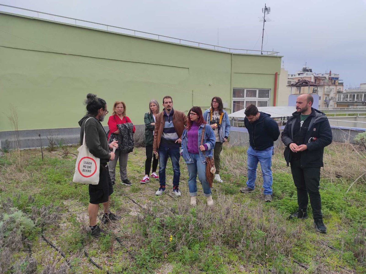 Thes_FoodTrails's tweet photo. #EarthDay2023. The "#climateneutrality and planted roofs" event was a joint effort by the NGO #mamagea, the #Municipality of #Thessaloniki and #MDAT. A creative and fruitful #livinglab was followed on the occasion of @foodtrails project. #foodtrails #NetZeroCities #EUFoodCities https://t.co/2Ce41NTmgw
