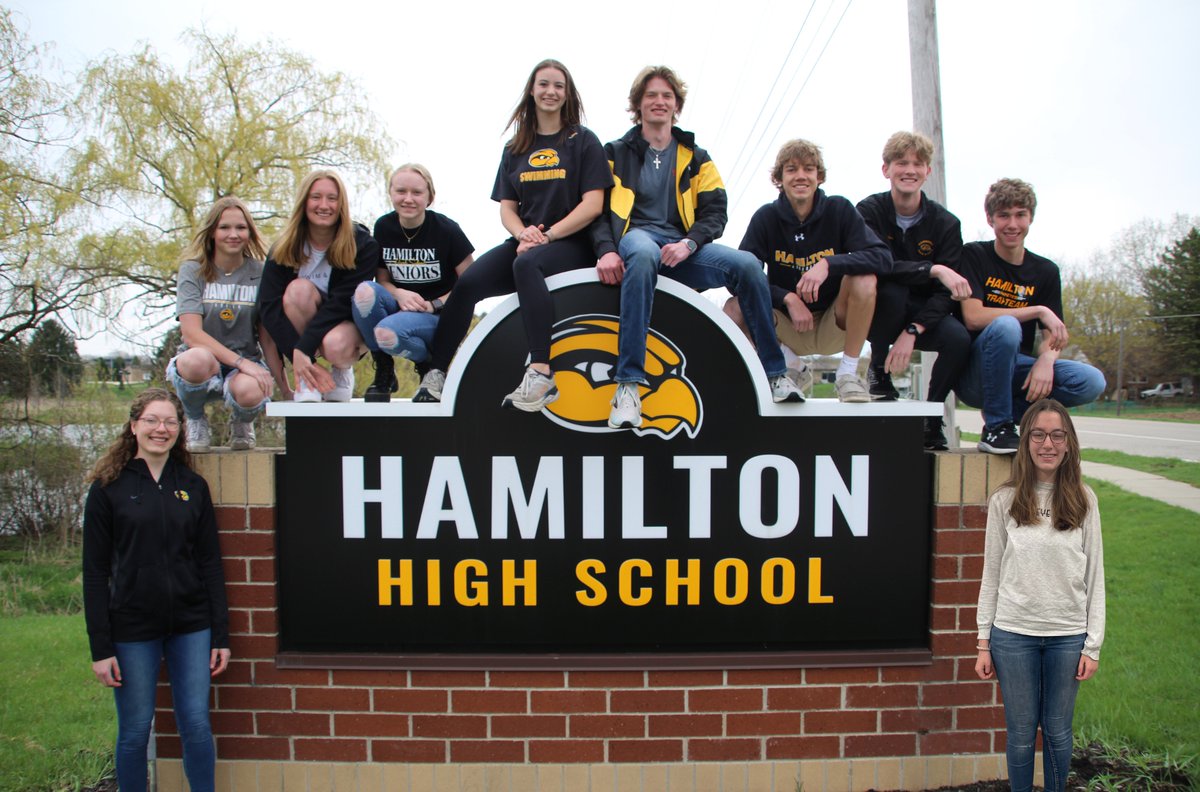 HamiltonSchools's tweet photo. The 2023 Hamilton High School Top Ten! 🤩👨🎓👩🎓
From left to right: Bella VanDerMeulen, Kendall Everse, Grace Langeland, Abigail Lindholm, Ashley Burdo, Kiel Reister, Mason Blauwkamp, Max Van Huis, Cody Lampen, and Sara Folkert.
Congratulations, Hawkeyes! 💛
#EachWillThrive https://t.co/mLhCVmBUeR