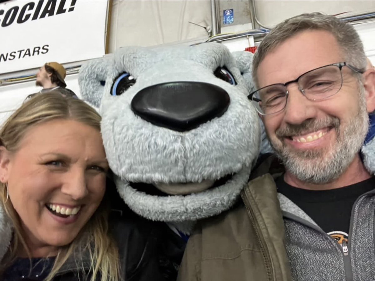 These fans are ready for night two of playoff hockey!! GO <a href="/LincolnStars/">Lincoln Stars</a> ⭐️