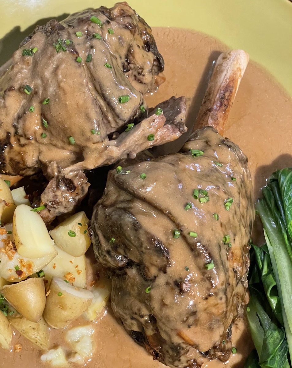 Lumpia is life!
I’ve been dismissive of #Filipino restaurants for decades — oily, crude recipes usually done better by home cooks. #PurplePatch was a revelation, right down to its sparkling 🍗 adobo and creamy 🐑 shank. 🇵🇭😋💜