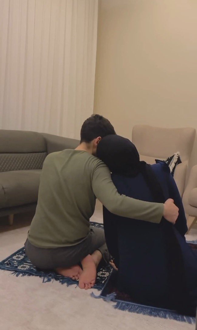 Allah yakınlığına alıştığınız kalbin soğukluğunu göstermesin.