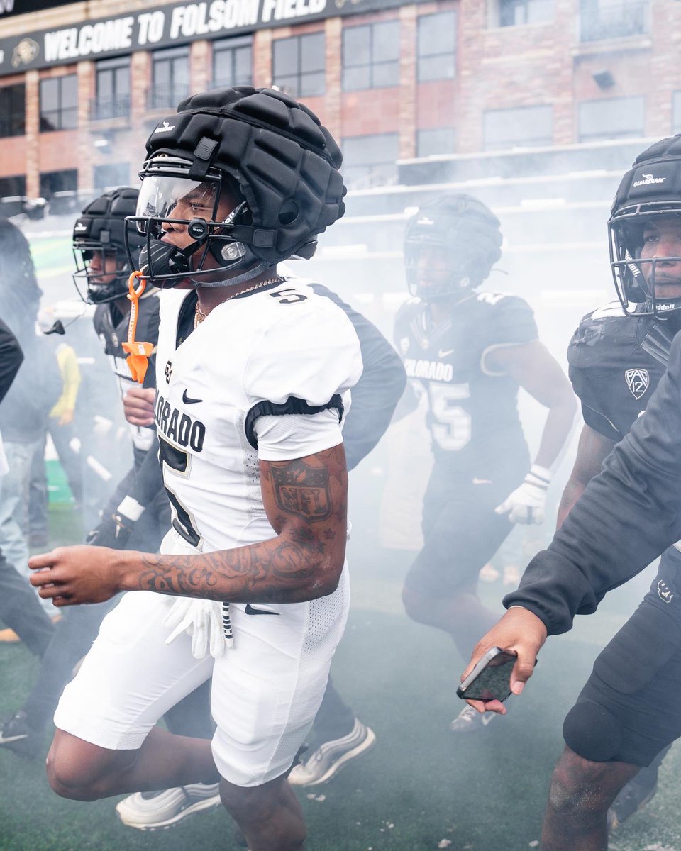 Coming from where I come from the haters motivate me I won’t bend nor break str8 diamond out the dirt been bussed them pipes💯💯🤣 FREE POPS REST UP GRANNY