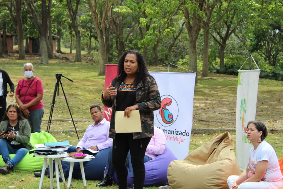 "Hoy junto al <a href="/MinecOficial/">MinecOficial</a> y la <a href="/misionarbolven/">Fundación Misión Árbol</a> iniciamos el programa "Semilla para la Vida", de la mano de mujeres militantes del ecofeminismo, a propósito de la lucha contra el cambio climático", expresó la ministra <a href="/d_guzmanl/">Diva Guzmán</a>.

#VenezuelaTerritorioDePaz