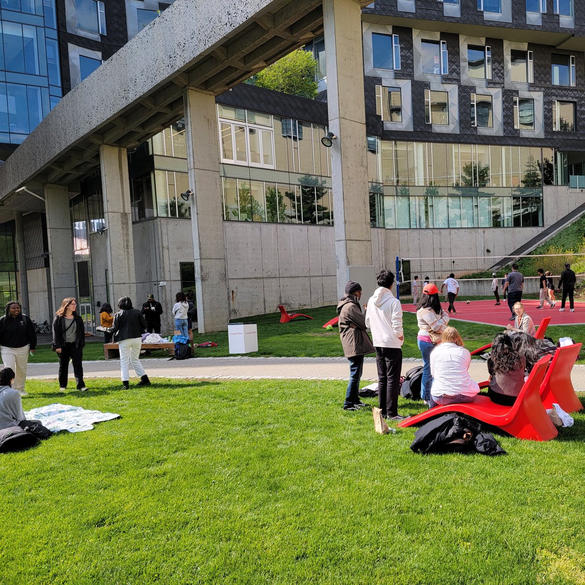 CMUCompBio's tweet image. CBD celebrated #DNADay with games, t-shirts and gyros. Thanks to everyone who came out to join us today for the fun!