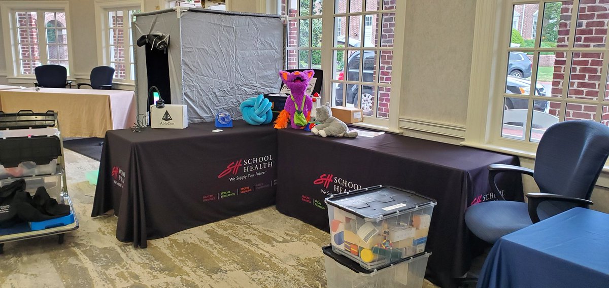 DrSmartEd's tweet photo. Trying to set up for #TechKnowledgy and finding that Chloe, Edgar, and Iggy are not any help! Where is @jodiszuter when we need her! Excited to see my Virginia colleagues over the next two days here in Richmond! @SH_SpecialEd @TTACVT https://t.co/k6036EqqLh