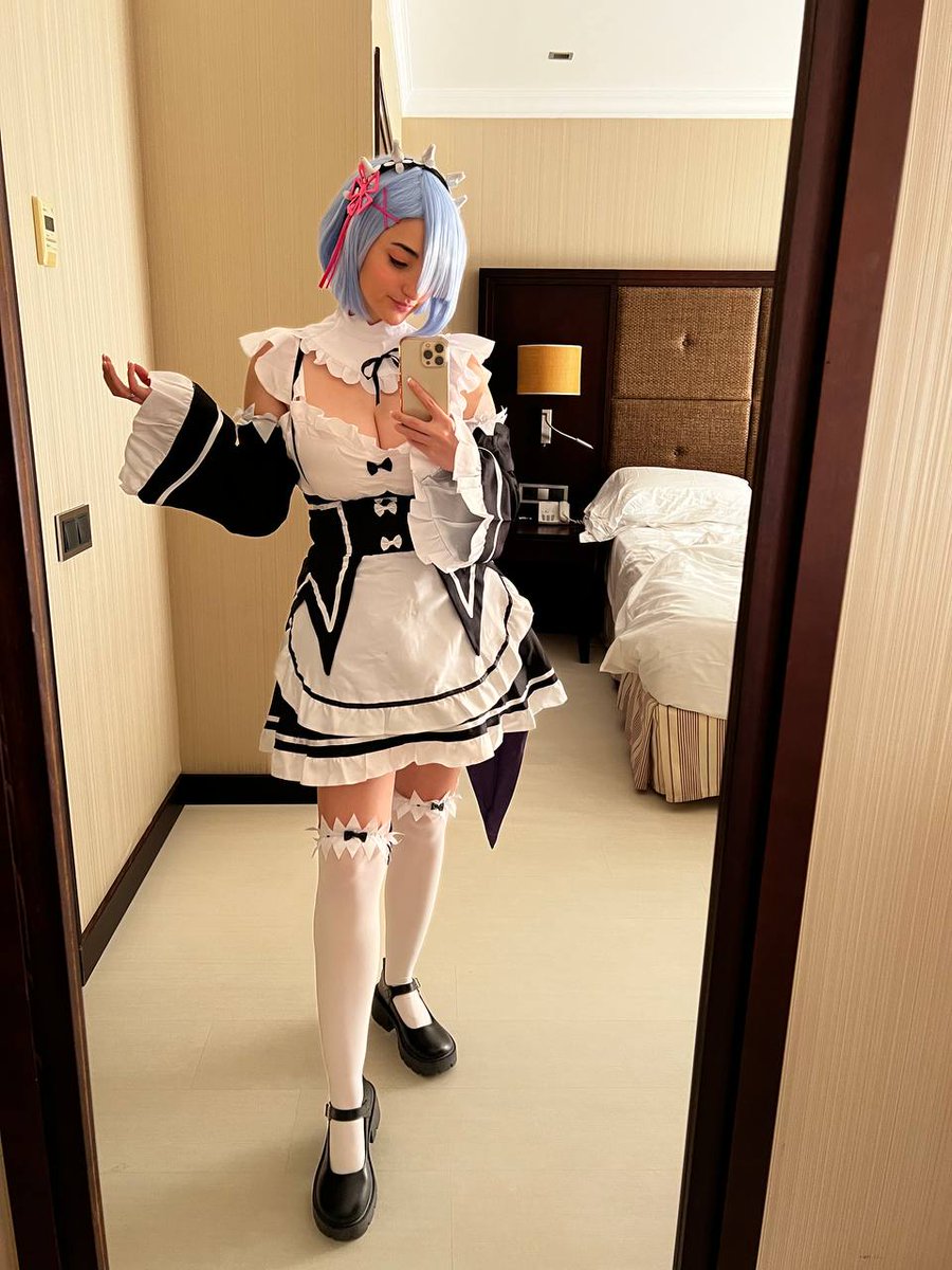 stherolive's tweet photo. ✨ Imagina que puedes PEDIR UN DESEO... Dime, ¿Cuál sería? Rem te lo concederá 😋
#cosplayRem Disponible versión 🔥 en 0F 📸📹 https://t.co/Oq2zVd0LmK