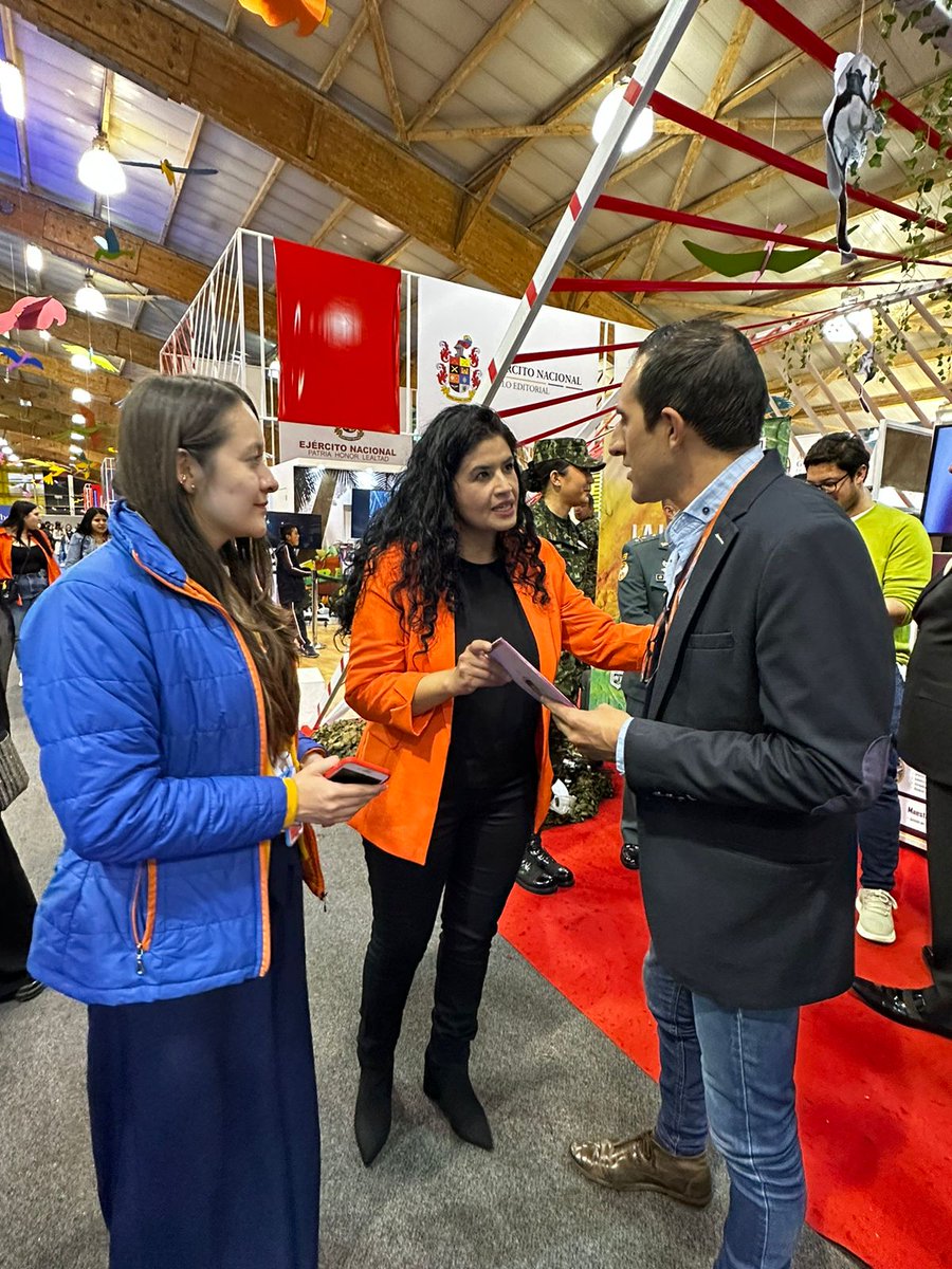 SecGobCundi's tweet photo. En la #Filbo2023 socializamos con la alcaldía de #Funza y los autores del libro “La Libertad religiosa es todo menos religiosa”, la importancia de la construcción de Política Pública de Libertad Religiosa, Cultos y Conciencia que adelanta el departamento #Cundinamarca https://t.co/vBA7DjG18a