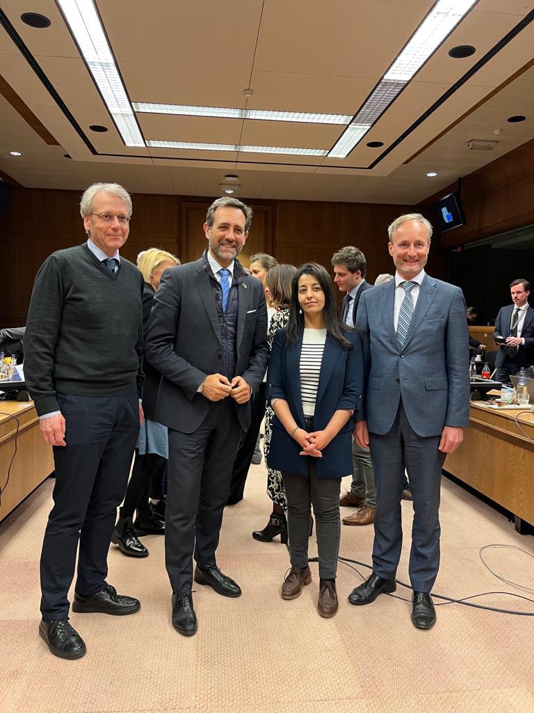 Transport_EU's tweet photo. 🤝Deal reached on #ReFuelEU Aviation!
🆕 law to cut aviation emissions by increasing amounts of sustainable aviation fuels used across the 🇪🇺 Putting aviation on the right path to reach net zero CO2 emissions by 2050!
#EUGreenDeal #MobilityStrategy https://t.co/QrF85ba50x