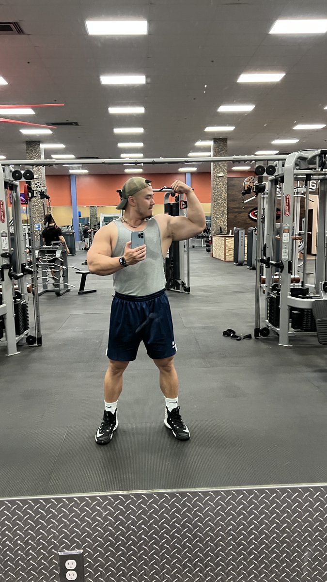 Keyzet848821's tweet photo. Building muscle is only half the equation

The other half is eating the right way.

Eat the wrong food and you'll gain the wrong kind of weight. https://t.co/xSIvFpYk6d