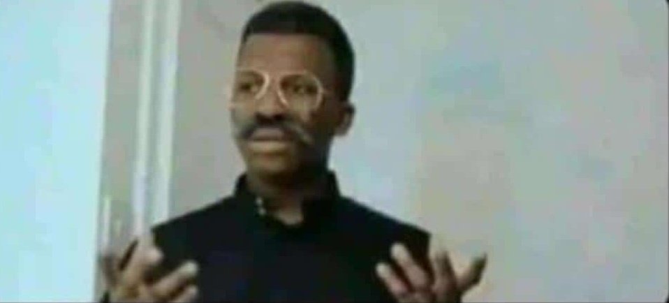 Supafro1's tweet photo. Omuntu neyesiiga omumwa lip bam naba nga avva okulya amasavu🤔ofaaki nensi sister🫣 https://t.co/gt0PpCgKoB