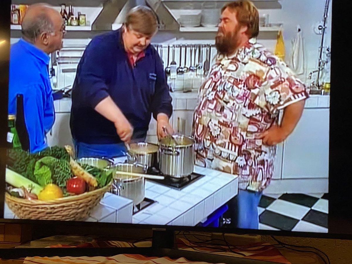 schlotzkepower's tweet photo. Die Wildecker Herzbuben bei #Alfredissimo. 🤣🤣🤣 https://t.co/ezDMY40ZEy