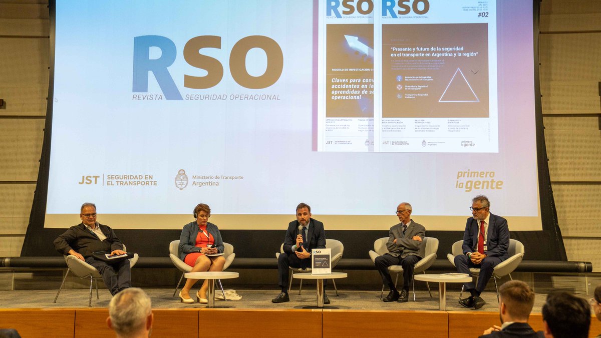 InfoJst's tweet photo. En el cierre del #SimposioJST, presentamos la segunda edición de #RSO, Revista de Seguridad Operacional, una publicación técnica editada bajo el sello JST Ediciones.
Leé la Revista RSO online 👉🏽 https://t.co/JEbL04ZaxB https://t.co/jskXVCsCxK
