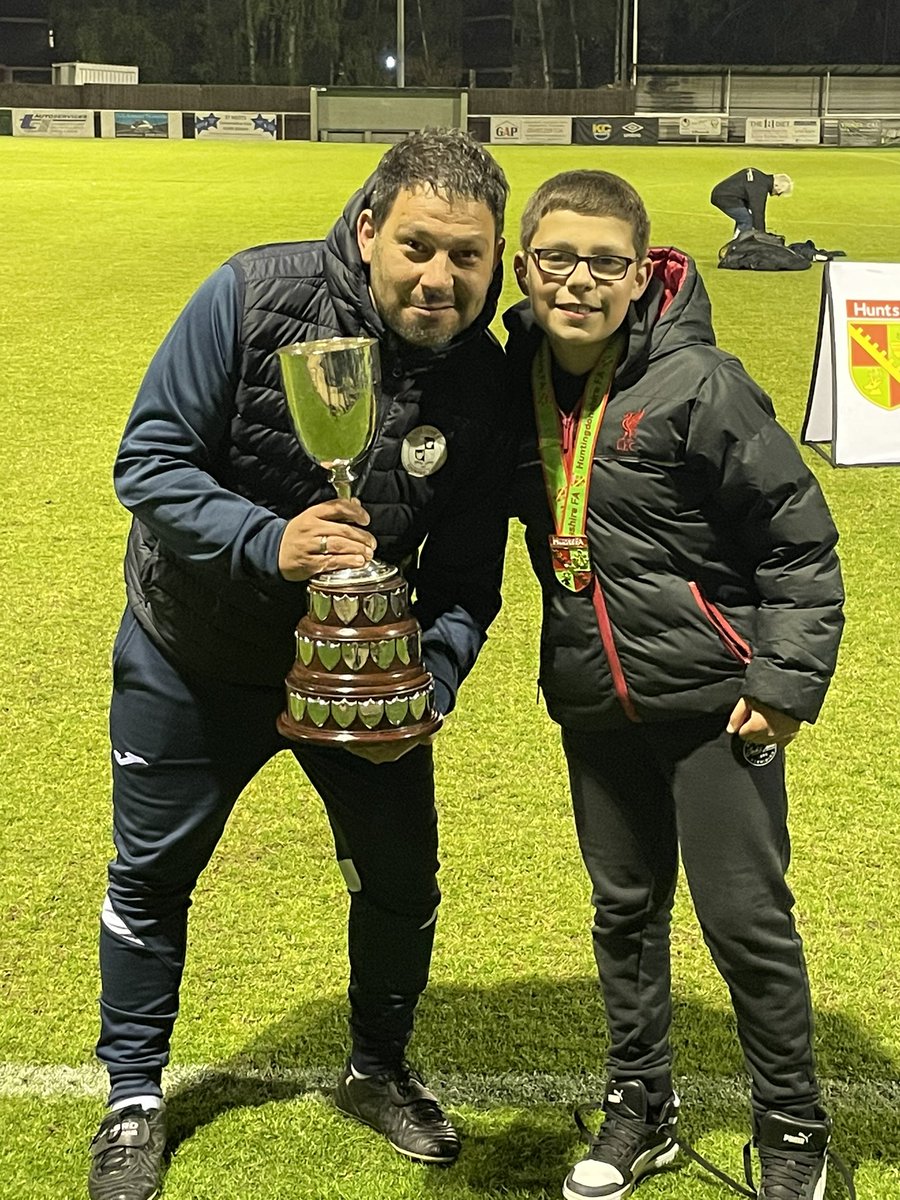 MrFish82's tweet photo. Made really hard work of it but got there in the end - great way to finish the season @stivestownfc 🏆@EnochAndoh27 https://t.co/qjECa50IoA
